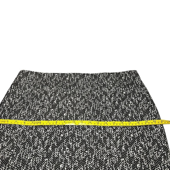 Express Womens Size 12 Black & White Abstract Print Back Zip Straight Skirt EUC - Picture 3 of 13